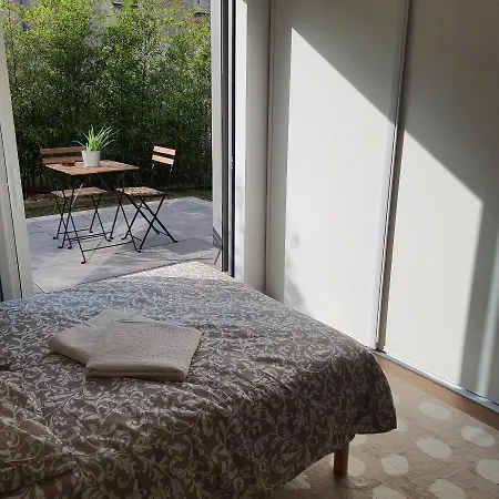 Jolie Parentale, Et Salle D'eau, Avec Son Coin De Verdure A 5 Minutes A Pied Du Centre * בורדו
