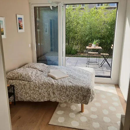 Jolie Parentale, Et Salle D'eau, Avec Son Coin De Verdure A 5 Minutes A Pied Du Centre בית אירוח בורדו