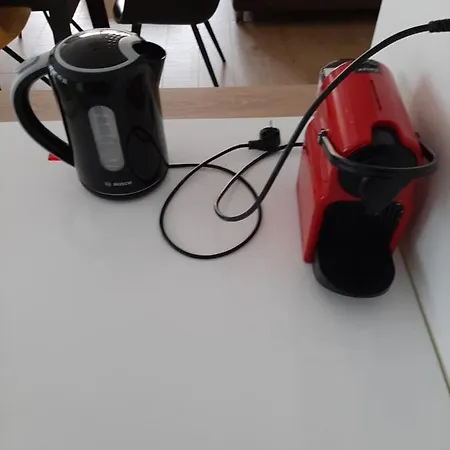 בית אירוח Jolie Parentale, Et Salle D'eau, Avec Son Coin De Verdure A 5 Minutes A Pied Du Centre